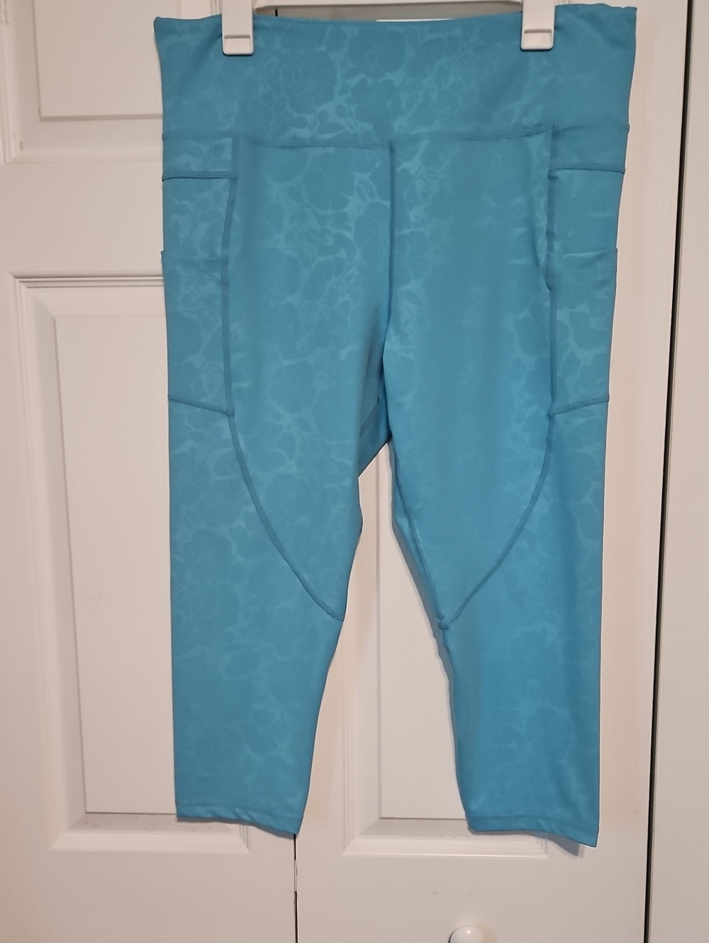 ZYIA Aqua Performance Ankle Pocket Capris